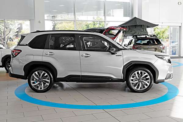 2025 Subaru Forester Hybrid Touring S6
