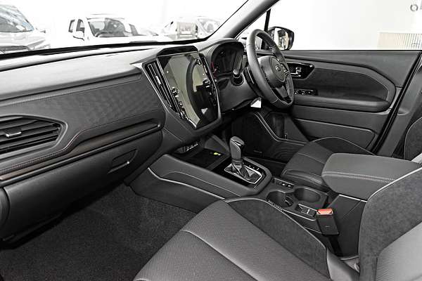 2025 Subaru Forester Hybrid Touring S6