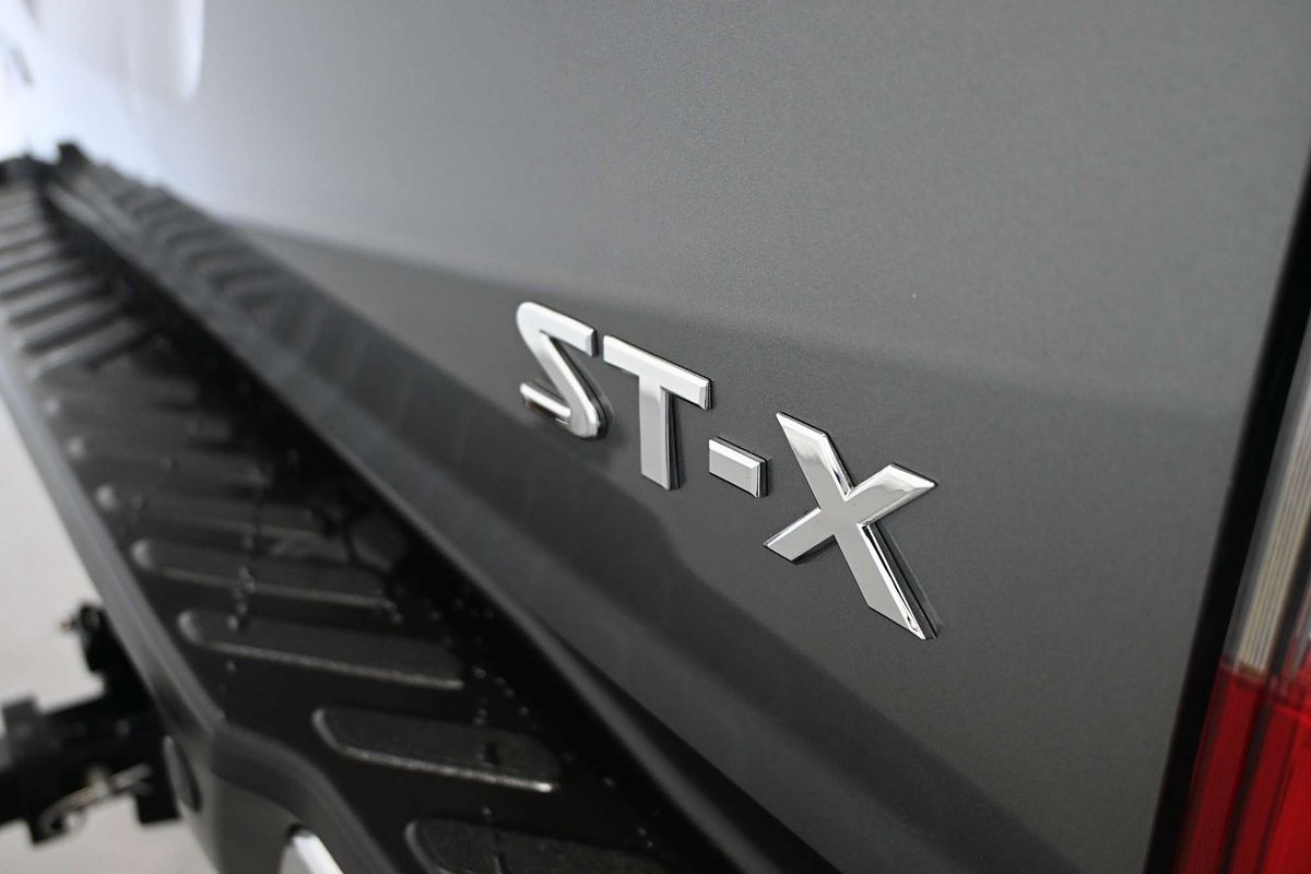 2018 Nissan Navara ST-X (4x4) D23 SERIES II 4X4