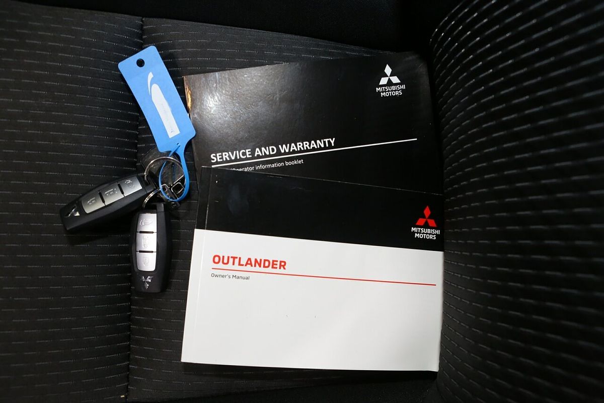 2022 Mitsubishi Outlander LS ZM