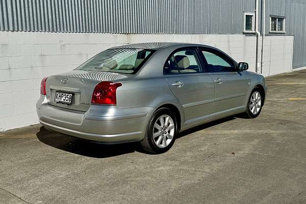 2006 Toyota AVENSIS