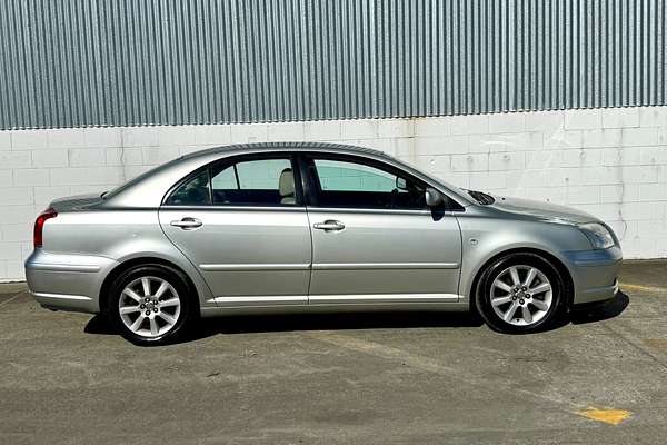2006 Toyota AVENSIS