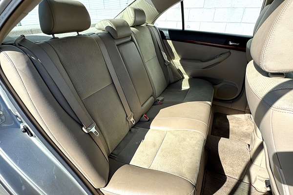 2006 Toyota AVENSIS