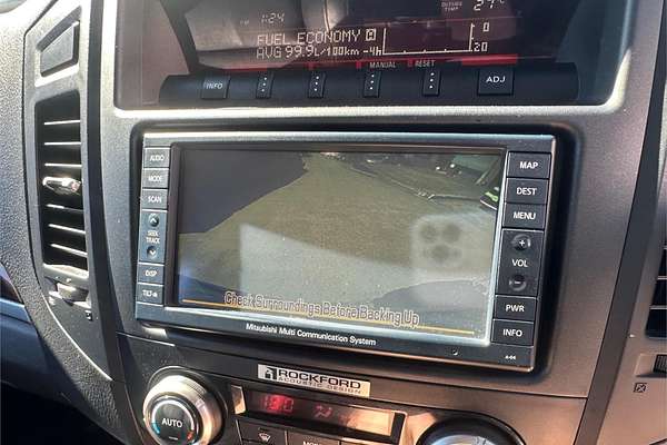 2011 Mitsubishi Pajero Exceed NT