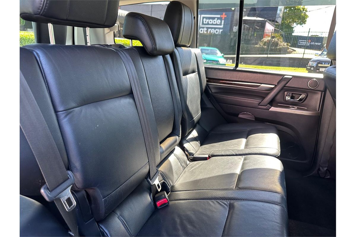2011 Mitsubishi Pajero Exceed NT