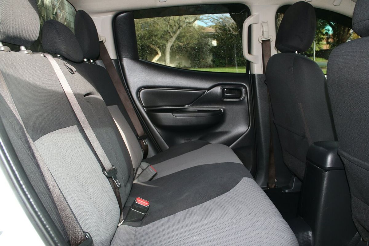 2019 Mitsubishi Triton GLX MR 4X4