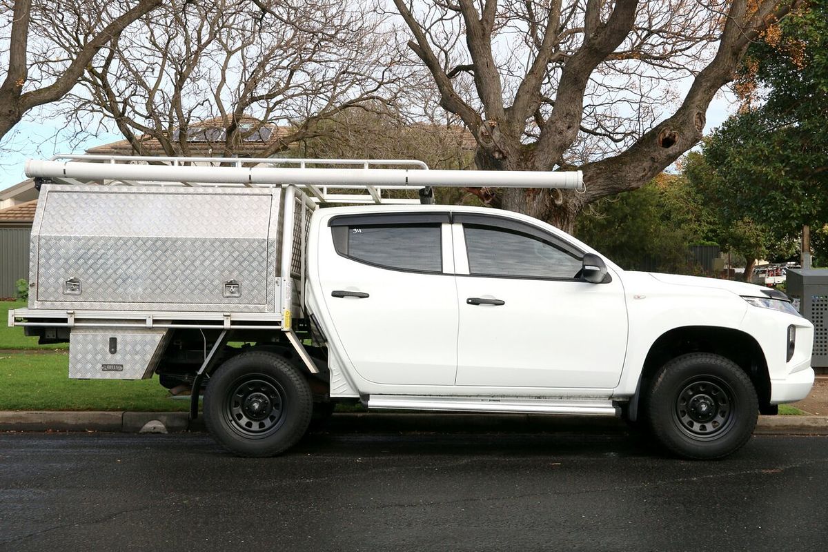 2019 Mitsubishi Triton GLX MR 4X4