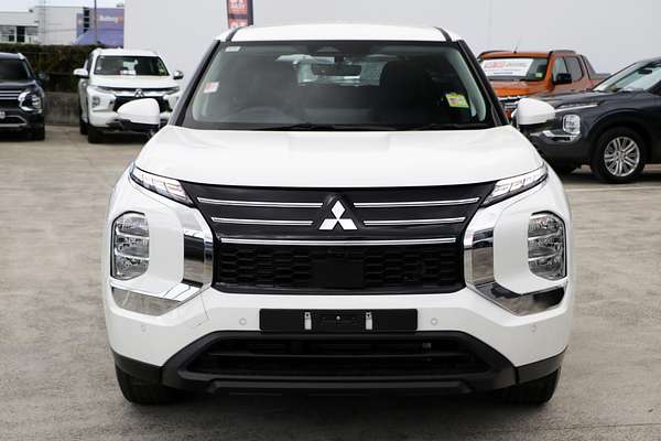 2025 Mitsubishi Outlander ES ZM