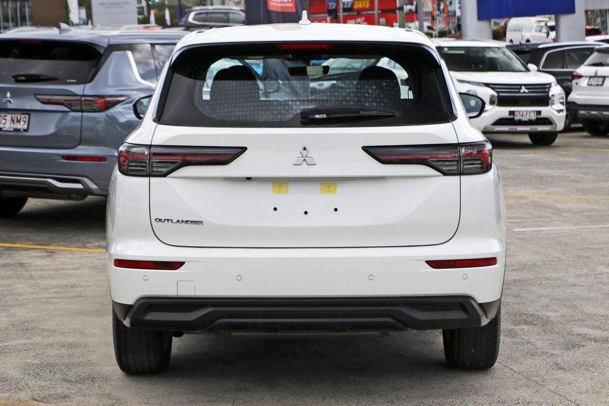 2025 Mitsubishi Outlander ES ZM