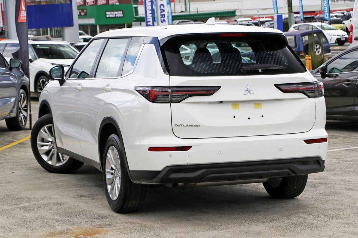 2025 Mitsubishi Outlander ES ZM