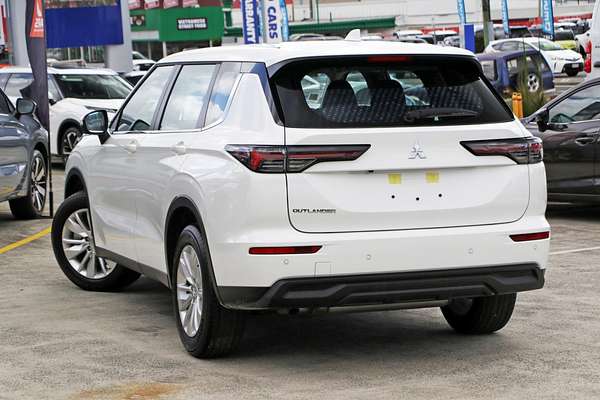 2025 Mitsubishi Outlander ES ZM