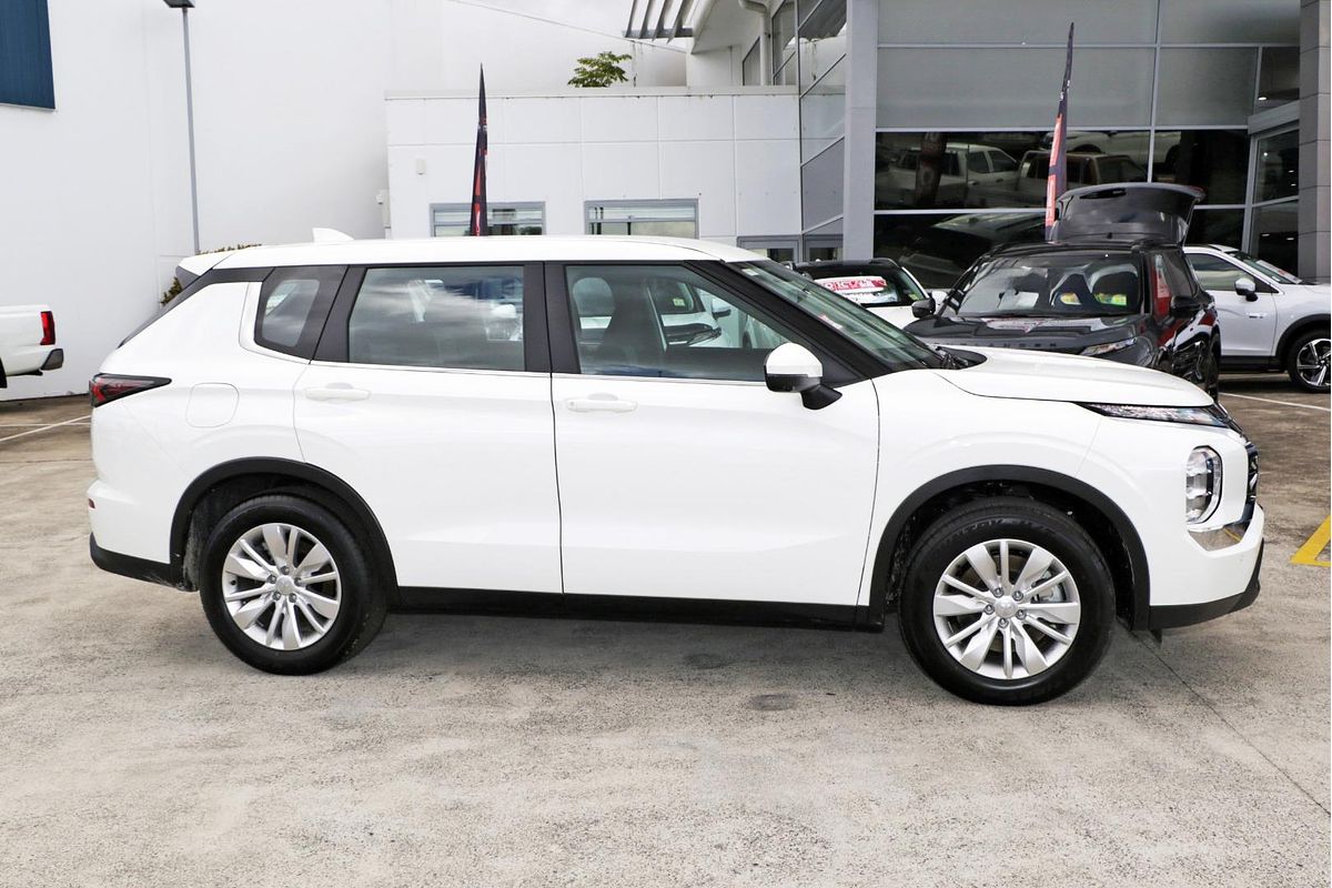 2025 Mitsubishi Outlander ES ZM