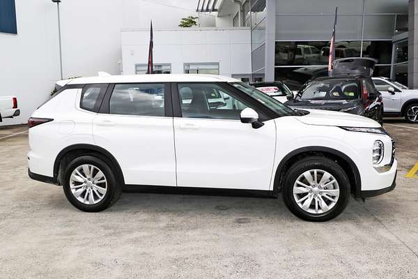 2025 Mitsubishi Outlander ES ZM