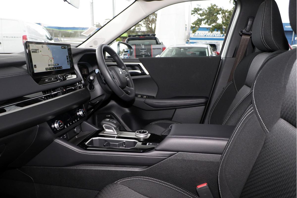 2025 Mitsubishi Outlander ES ZM
