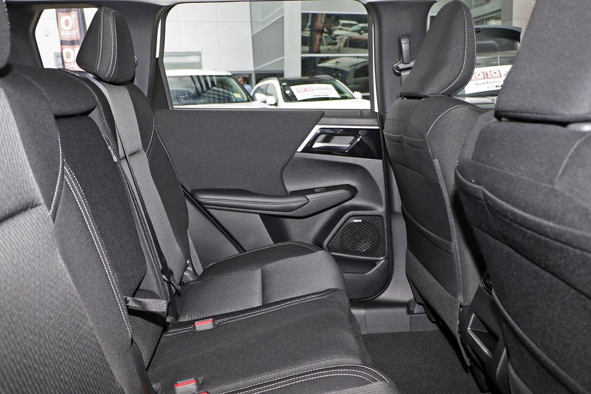 2025 Mitsubishi Outlander ES ZM