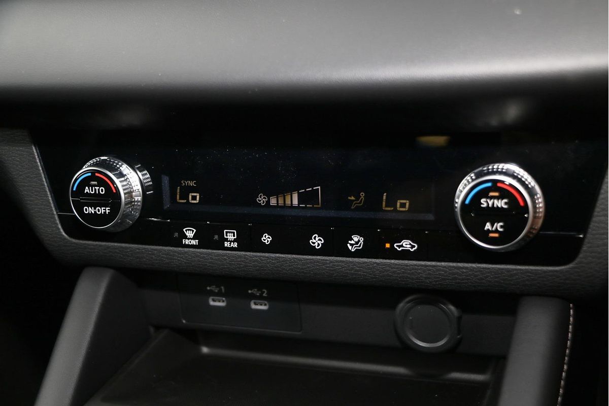 2025 Mitsubishi Outlander ES ZM