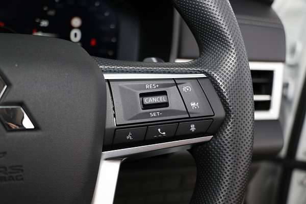 2025 Mitsubishi Outlander ES ZM