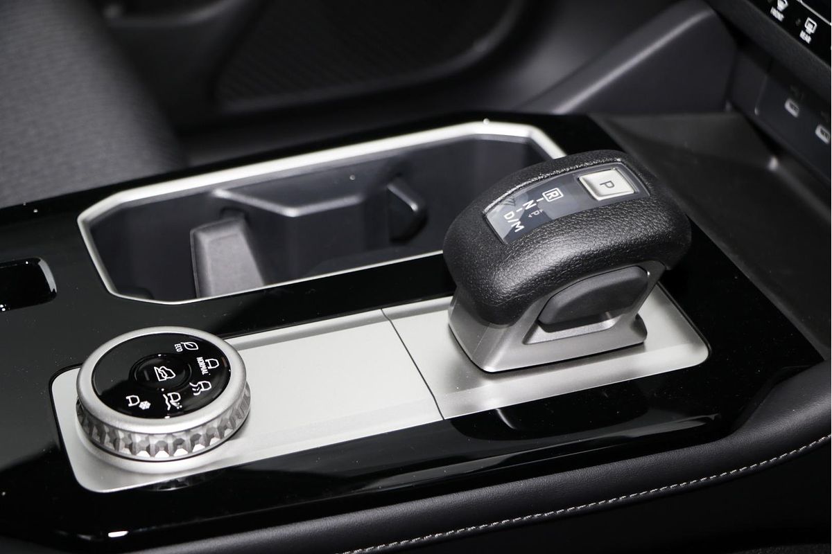 2025 Mitsubishi Outlander ES ZM