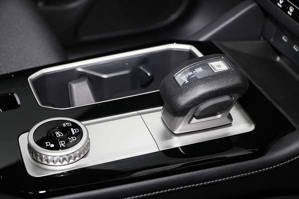 2025 Mitsubishi Outlander ES ZM