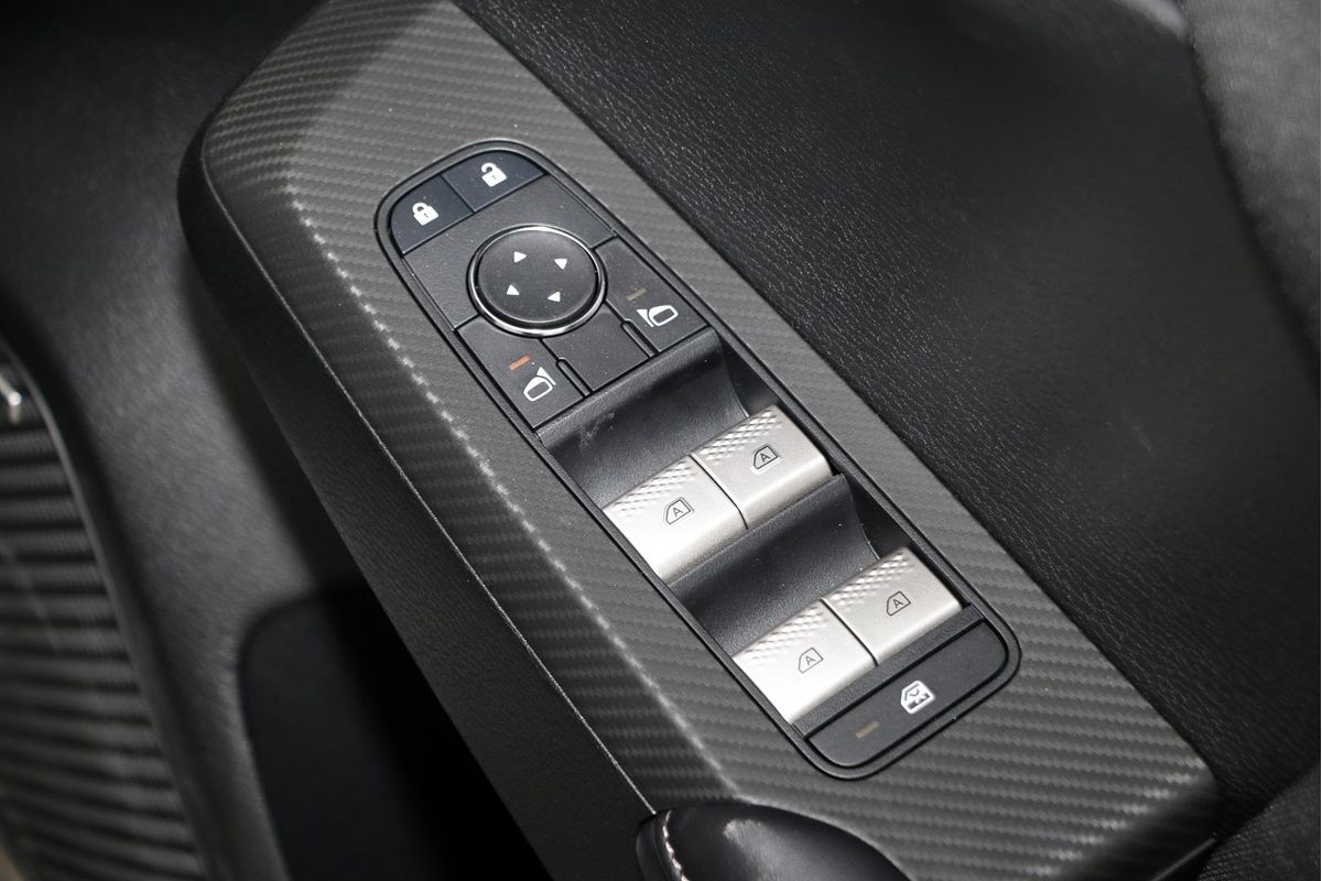 2025 Mitsubishi Outlander ES ZM
