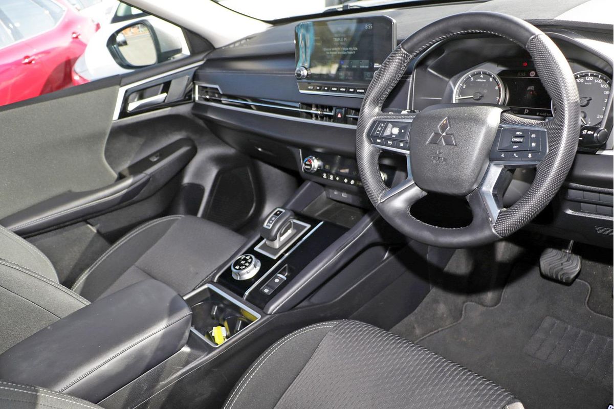 2022 Mitsubishi Outlander LS ZM