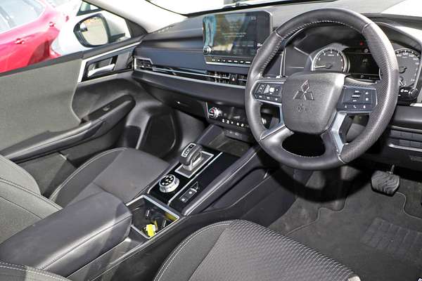 2022 Mitsubishi Outlander LS ZM