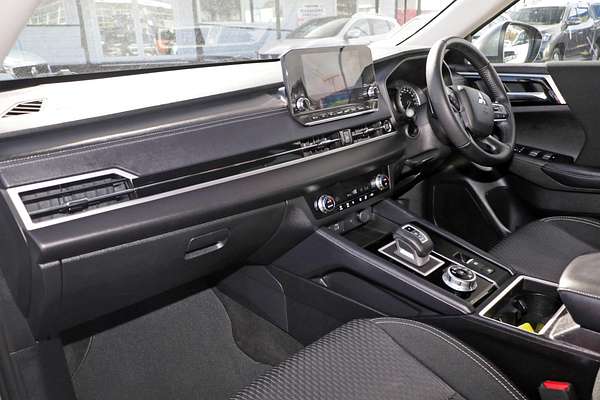 2022 Mitsubishi Outlander LS ZM