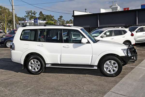2021 Mitsubishi Pajero GLX NX