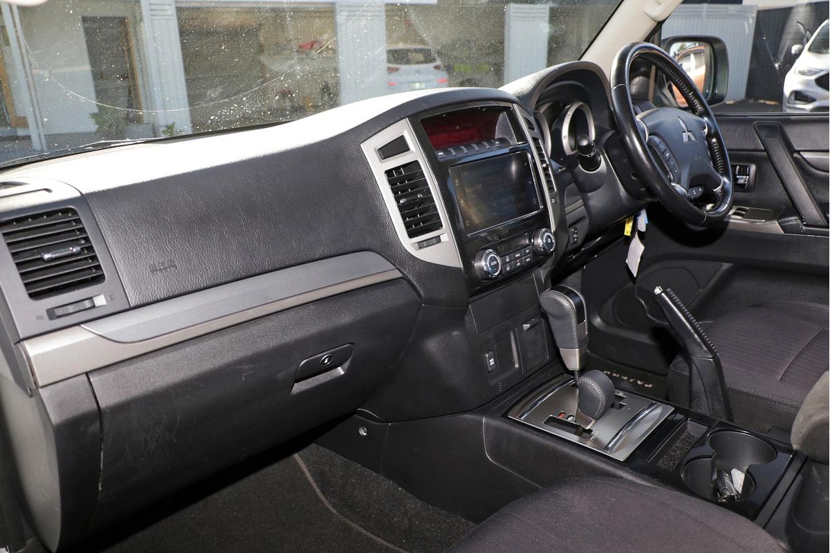 2021 Mitsubishi Pajero GLX NX