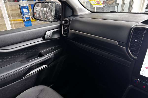 2024 Ford Everest Ambiente 2.0L