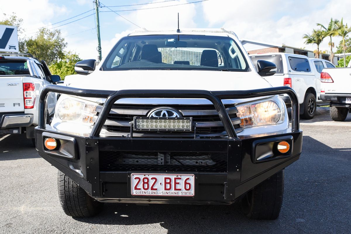 2015 Toyota Hilux SR GUN126R 4X4