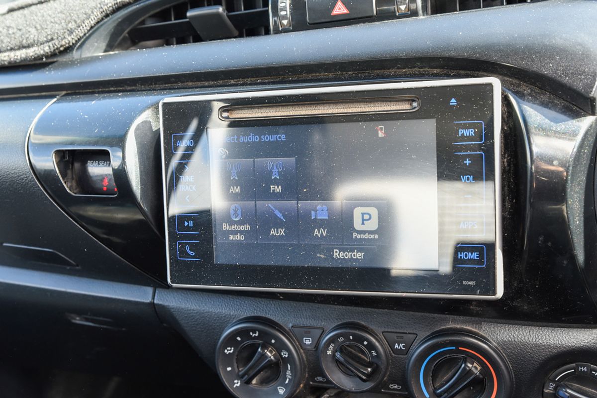 2015 Toyota Hilux SR GUN126R 4X4