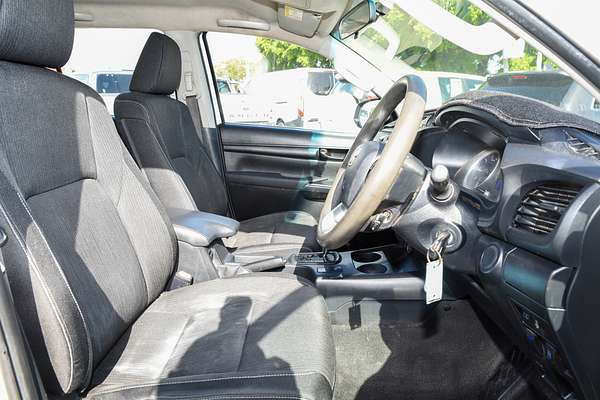 2015 Toyota Hilux SR GUN126R 4X4