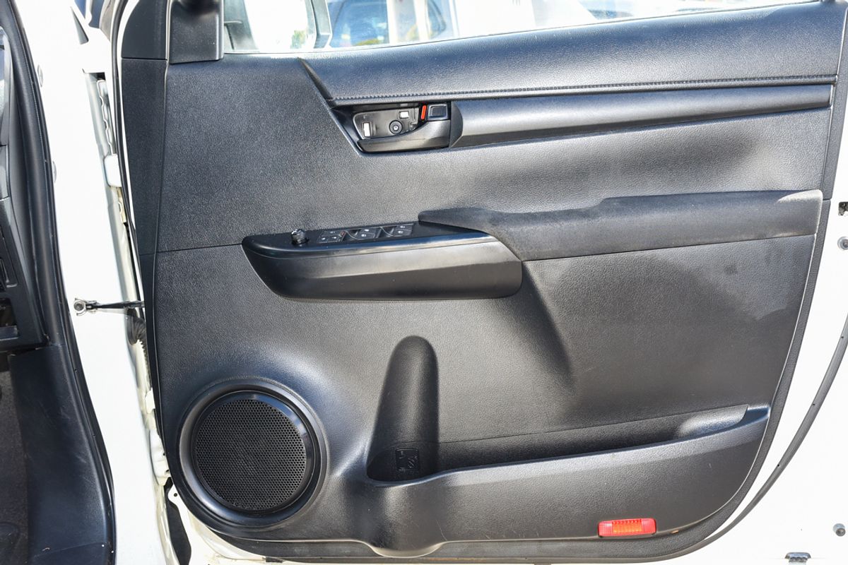 2015 Toyota Hilux SR GUN126R 4X4