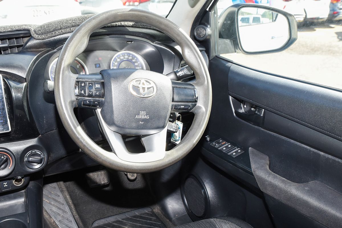 2015 Toyota Hilux SR GUN126R 4X4
