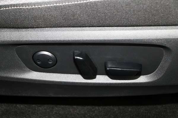 2024 Nissan Pathfinder ST-L R53