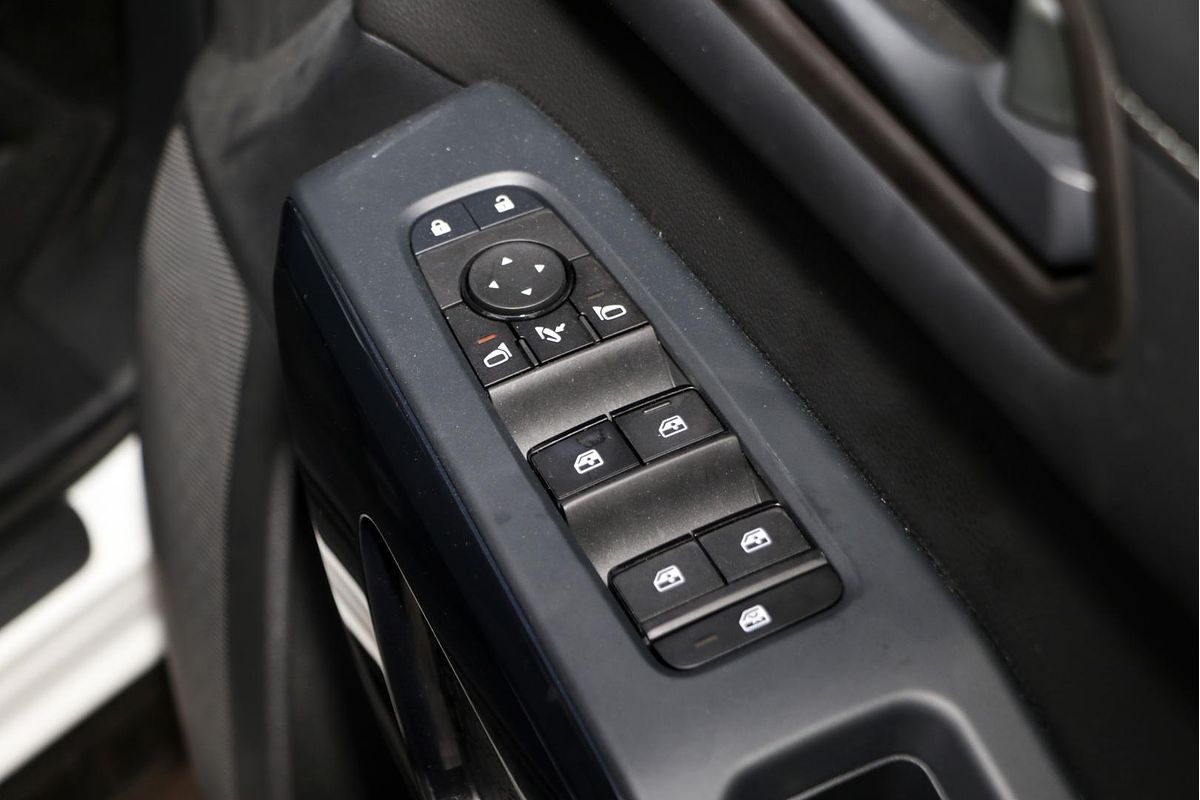 2024 Nissan Pathfinder ST-L R53