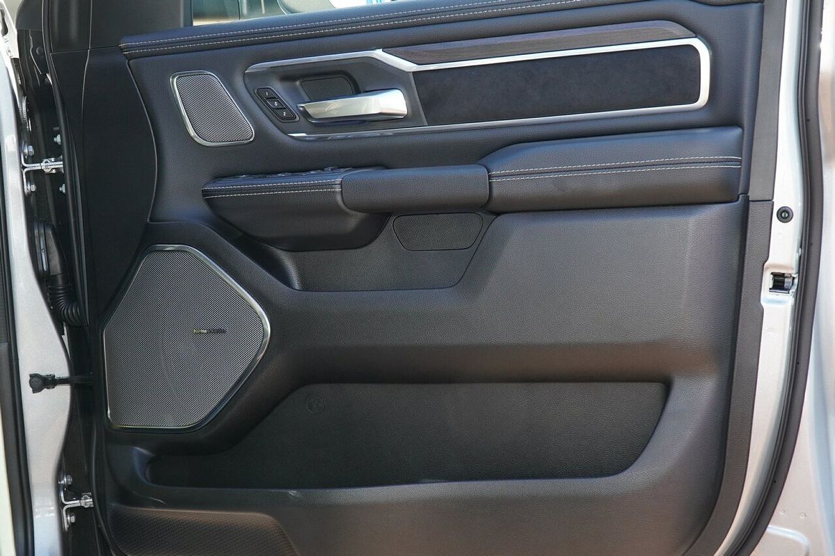 2025 RAM 1500 Laramie Sport Hurricane SO RamBox DT 4X4 SWB