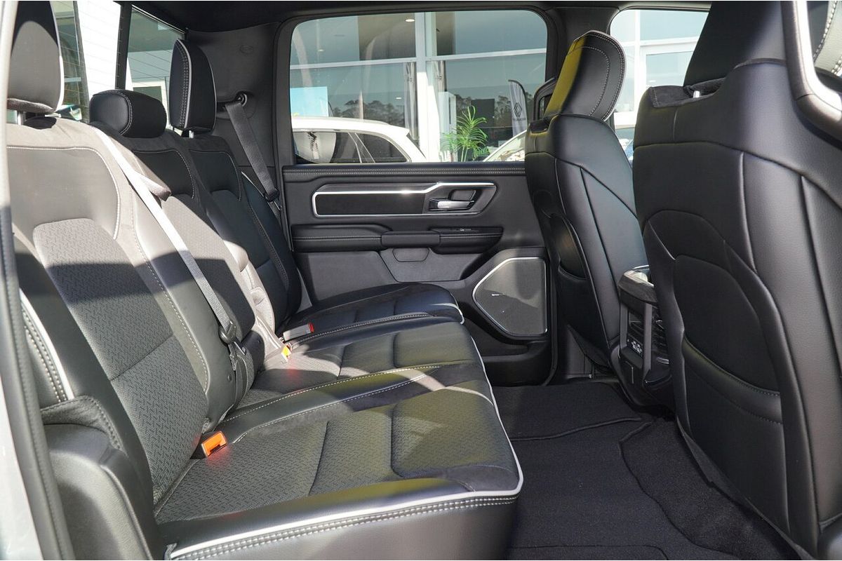 2025 RAM 1500 Laramie Sport Hurricane SO RamBox DT 4X4 SWB