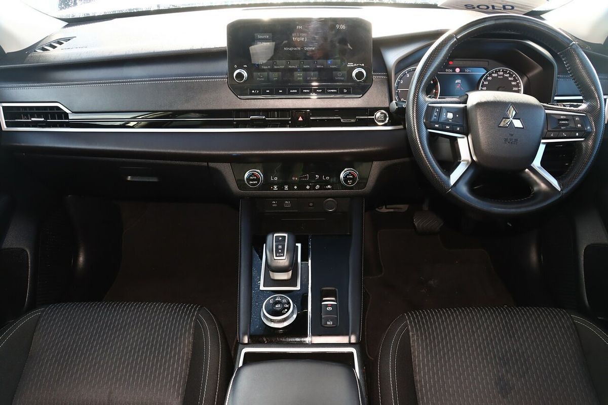 2022 Mitsubishi Outlander LS ZM