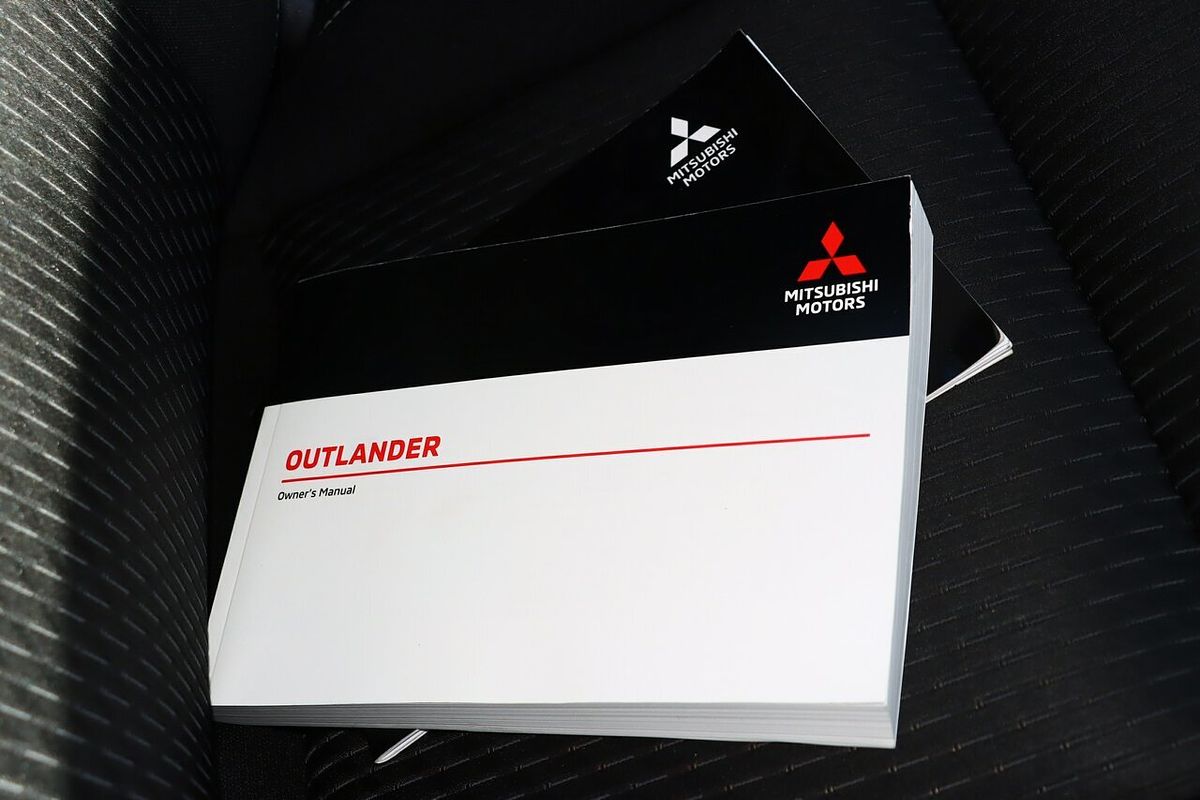 2022 Mitsubishi Outlander LS ZM