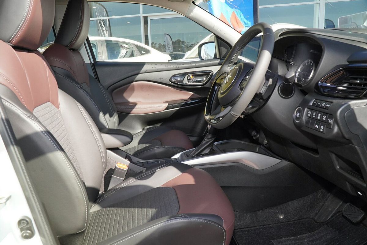 2025 Suzuki Fronx Hybrid KW
