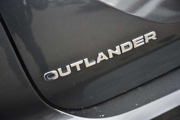 2025 Mitsubishi Outlander Exceed Tourer ZM