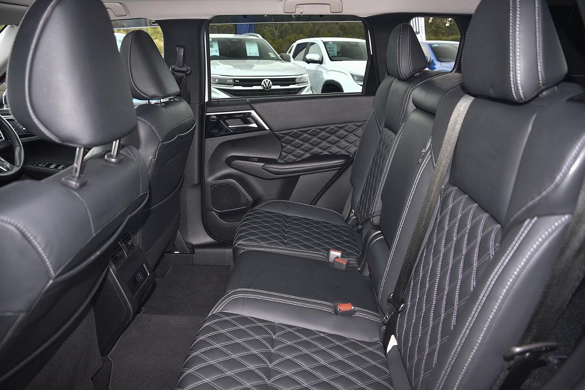 2021 Mitsubishi Outlander Exceed ZL