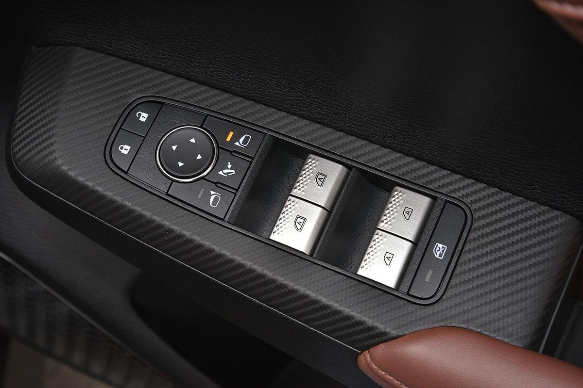 2025 Mitsubishi Outlander Exceed Tourer ZM