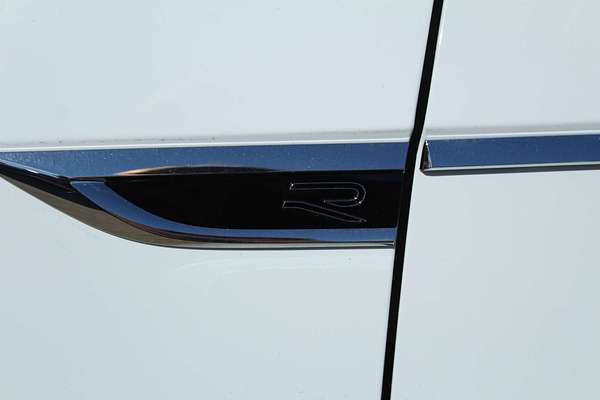 2025 Volkswagen T-Roc 140TSI R-Line D11