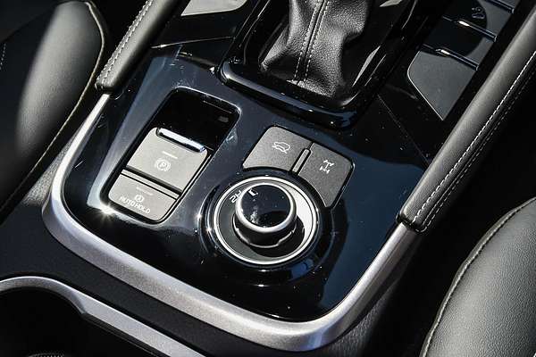 2025 Isuzu MU-X LS-T
