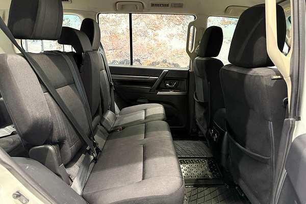 2021 Mitsubishi Pajero GLX NX
