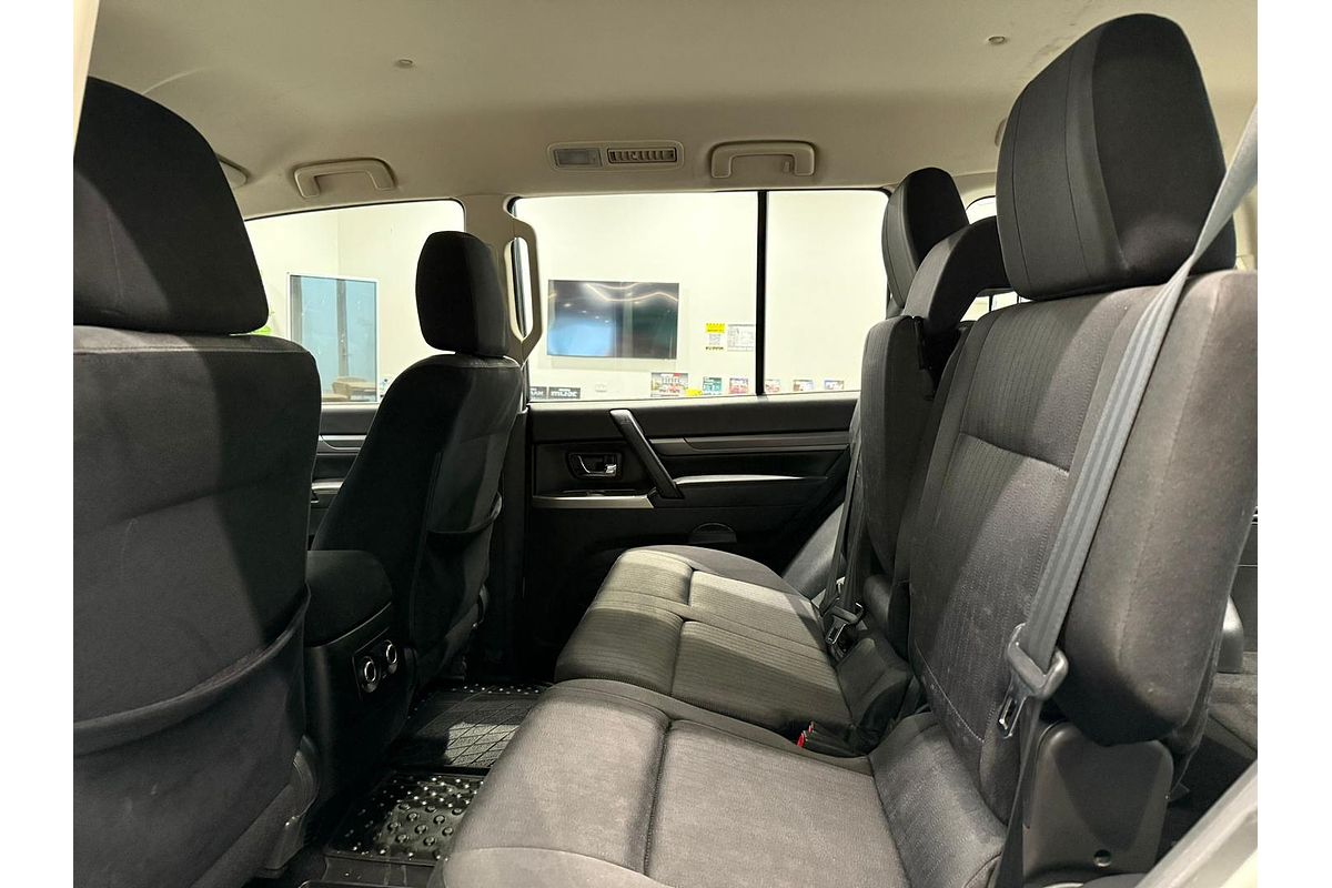 2021 Mitsubishi Pajero GLX NX