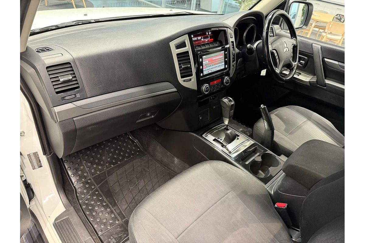 2021 Mitsubishi Pajero GLX NX